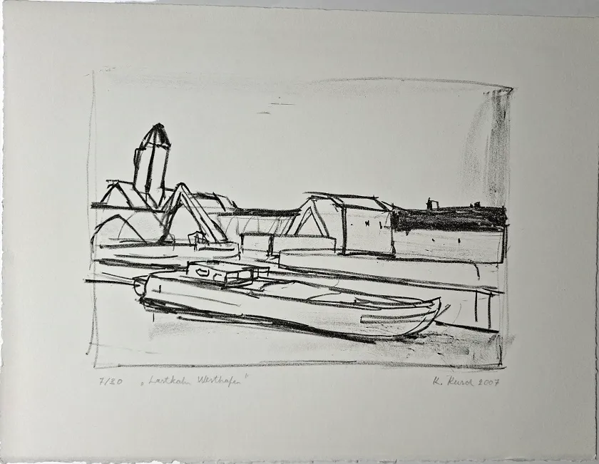 Karsten Kusch: Lastkahn Westhafen - (schwarz-weiss Lithographie auf Bütten / 2007, signiert, bez. u. num. Auflage: 30 Ex.)