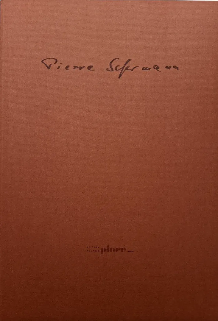 Zeitlose Urphänomene. - Pierre Schumann im Gespräch mit Rolf Italiaander. - Signierte Vorzugsausgabe Nr. 275 von 350 Ex.,  1982 in der Galerie Piorr, Hamburg, erschienen.